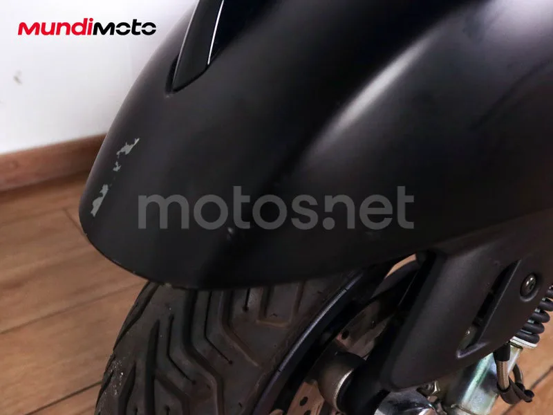 Vespa GTS 300 - Vista 24