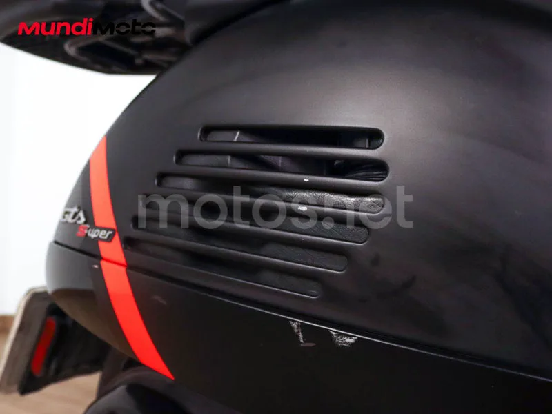 Vespa GTS 300 - Vista 32