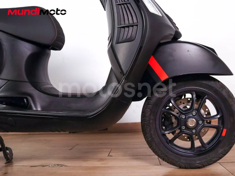 Vespa GTS 300 - Vista 33