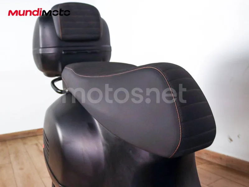 Vespa GTS 300 - Vista 34