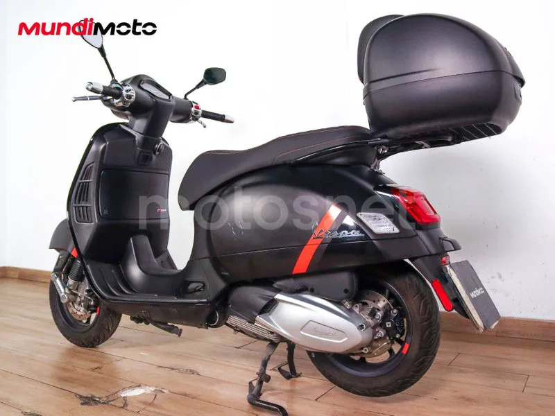 Vespa GTS 300 - Vista 8