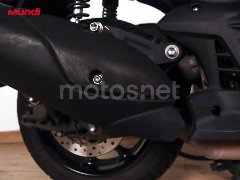 Yamaha NMAX - Vista 25