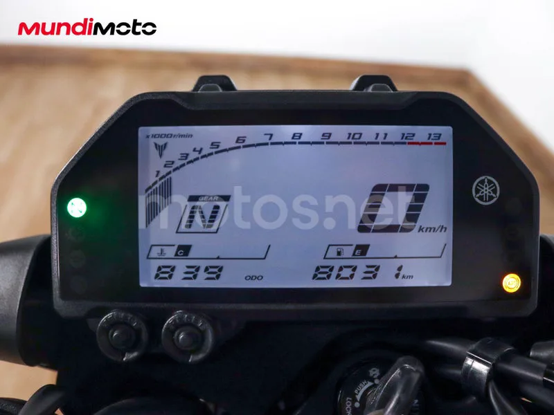 Yamaha MT-03 - Vista 12