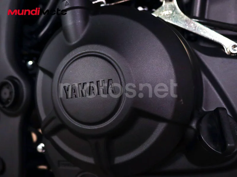 Yamaha MT-03 - Vista 16