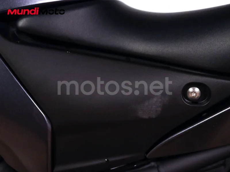 Yamaha MT-03 - Vista 18