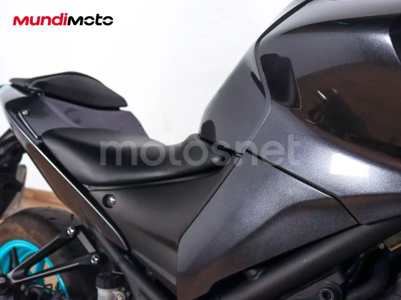Yamaha MT-03 - Vista 22