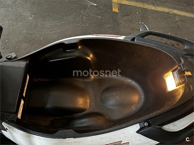 Piaggio MP3 - Vista 12