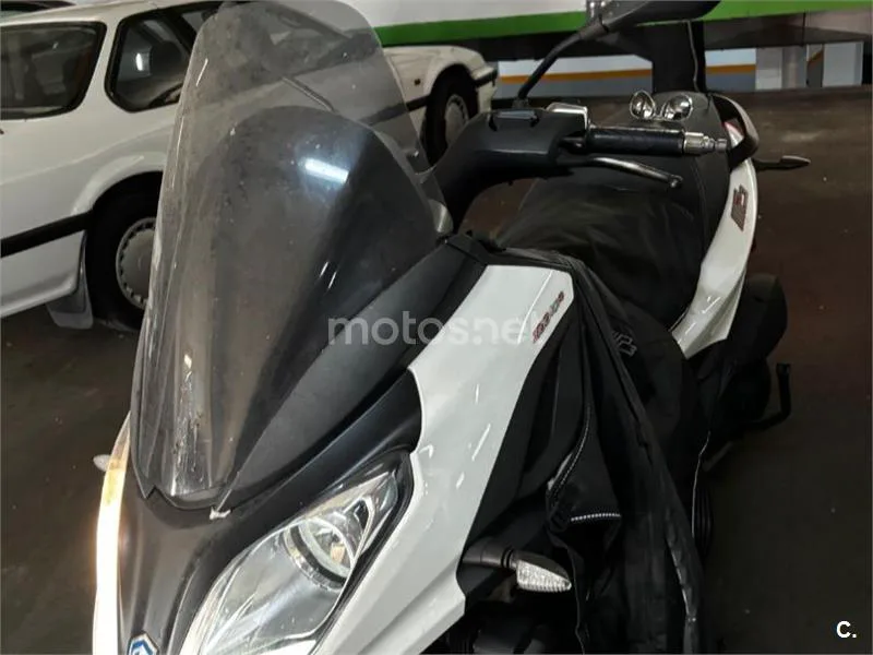 Piaggio MP3 - Vista 14