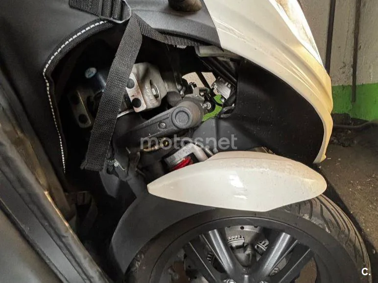 Piaggio MP3 - Vista 4
