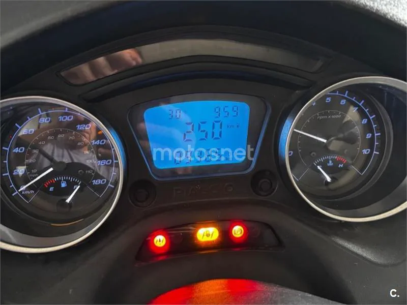 Piaggio MP3 - Vista 7