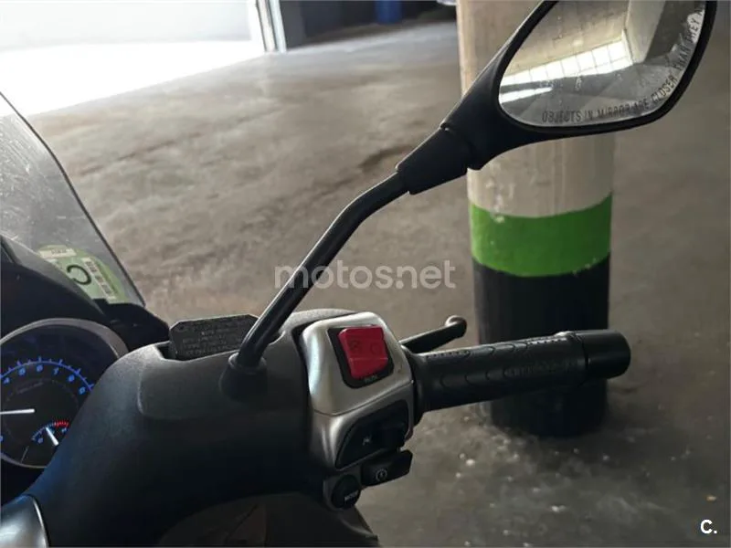 Piaggio MP3 - Vista 10