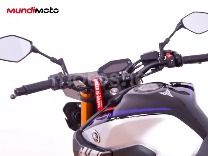 Yamaha MT-09 - Vista 11