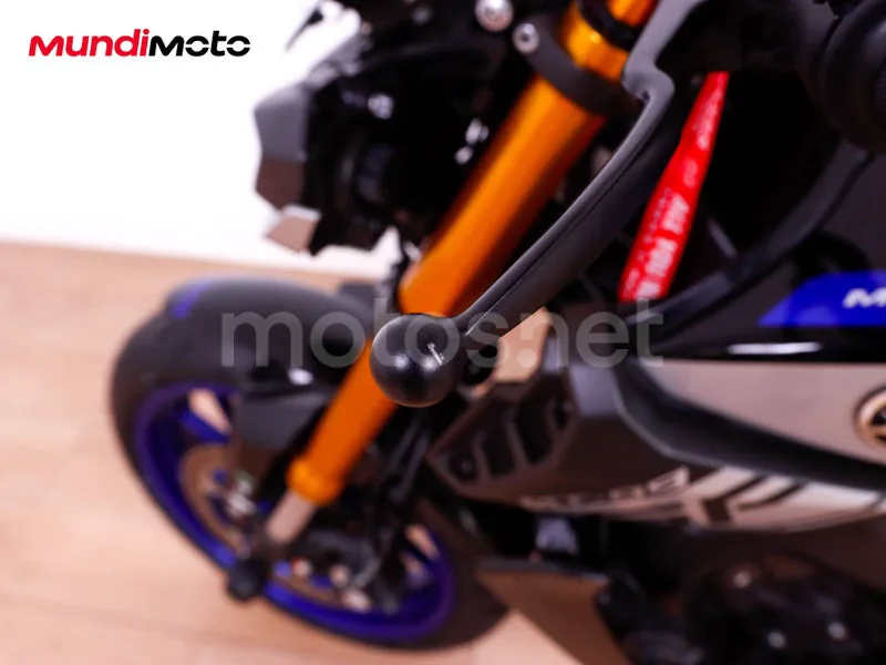 Yamaha MT-09 - Vista 17