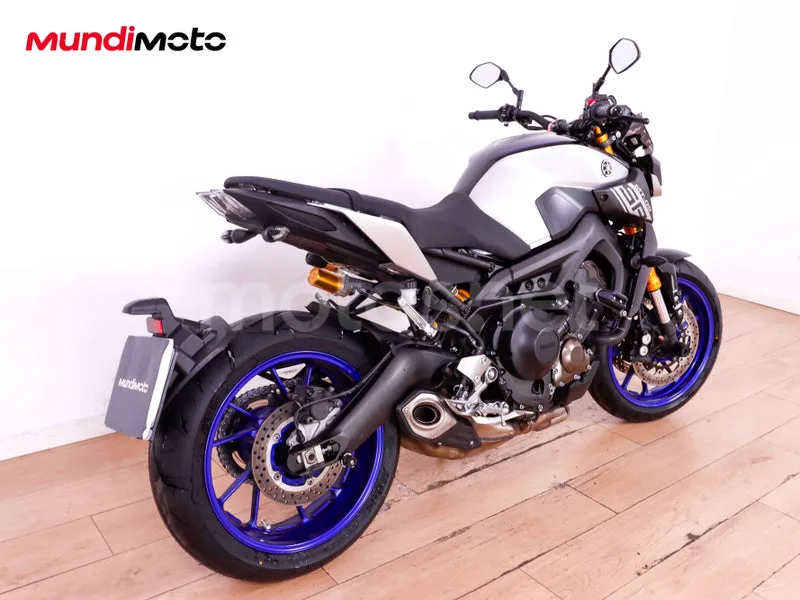 Yamaha MT-09 - Vista 3