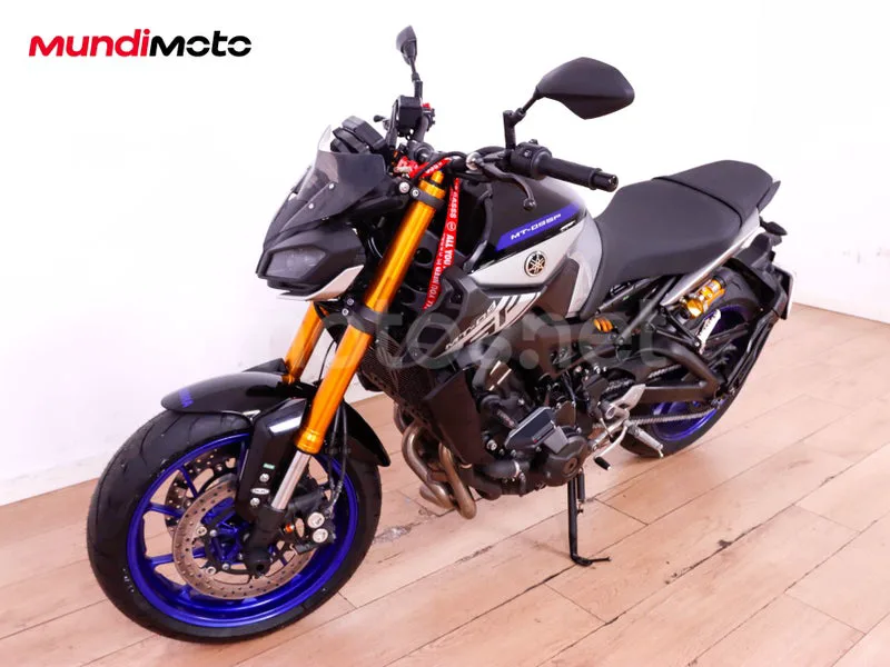 Yamaha MT-09 - Vista 7