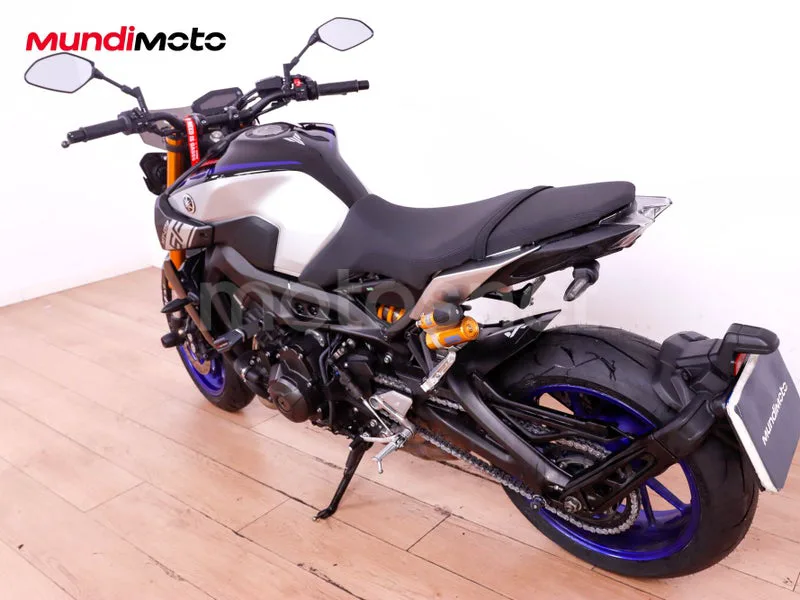 Yamaha MT-09 - Vista 8
