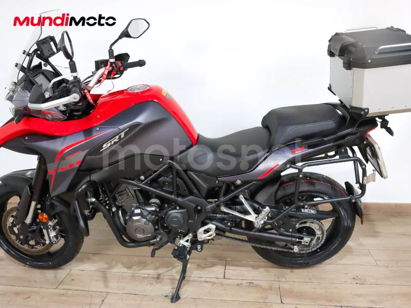QJ Motor SRT 550 - Vista 6