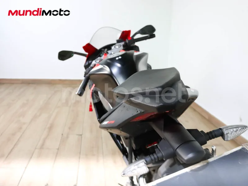 Aprilia RS 125 - Vista 9