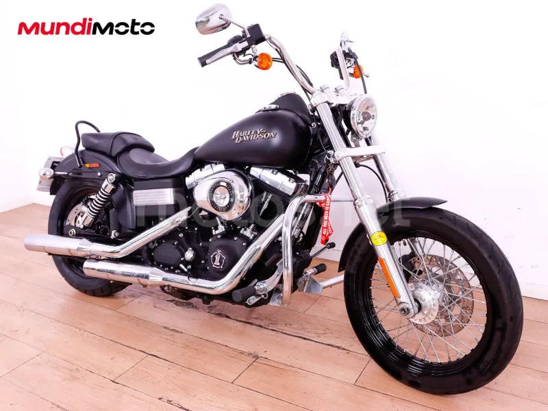 Harley-Davidson Dyna Street Bob 11.999 € 2011 Barcelona - 2