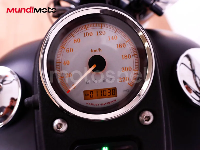 Harley-Davidson Dyna Street Bob - Vista 12