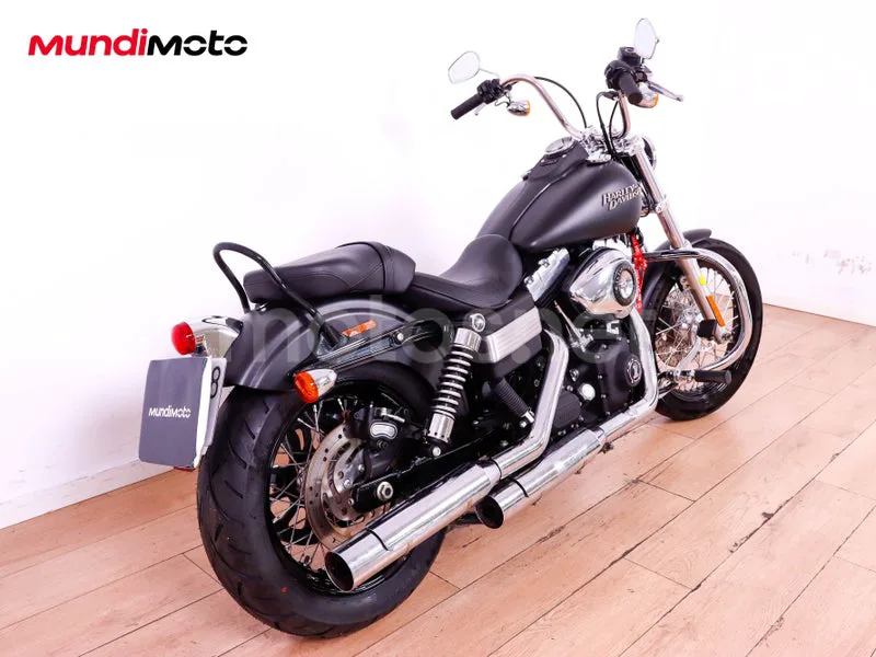 Harley-Davidson Dyna Street Bob - Vista 3
