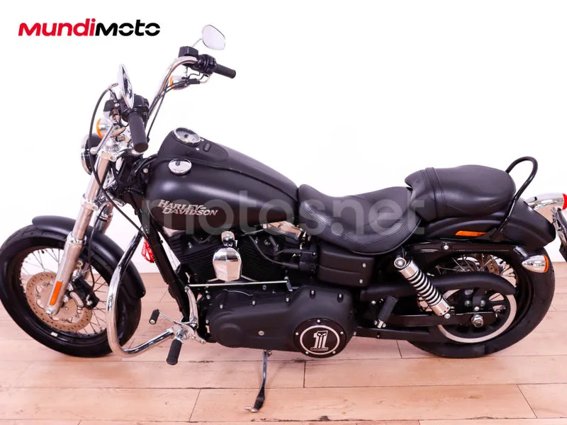 Harley-Davidson Dyna Street Bob - Vista 6