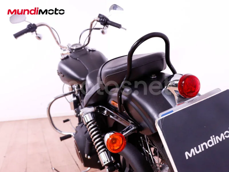 Harley-Davidson Dyna Street Bob - Vista 9