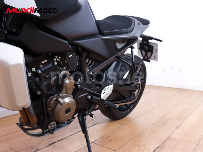 Husqvarna Svartpilen 801 - Vista 10