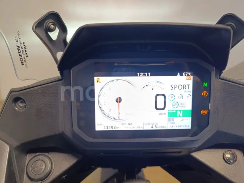 Honda XL750 Transalp - Vista 3