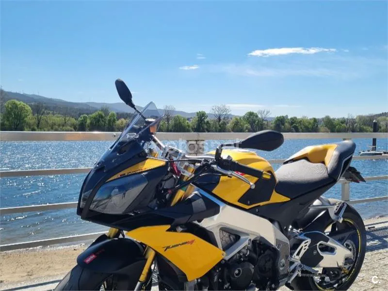 Aprilia Tuono V4 R APRC - Vista 3