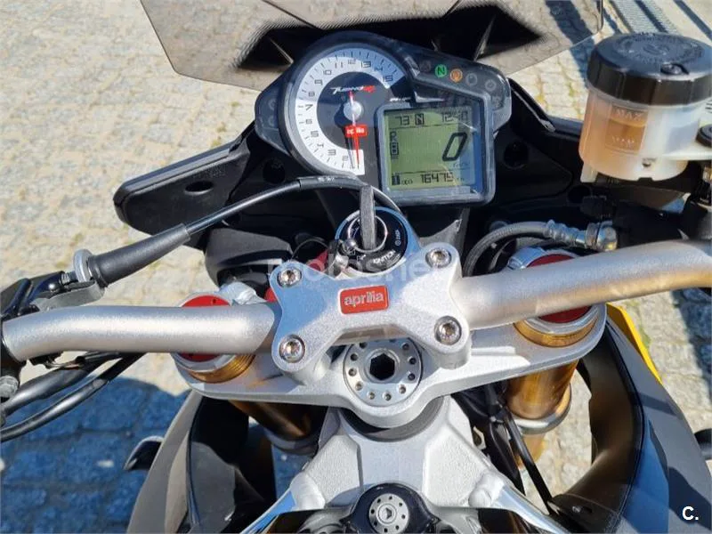 Aprilia Tuono V4 R APRC - Vista 5