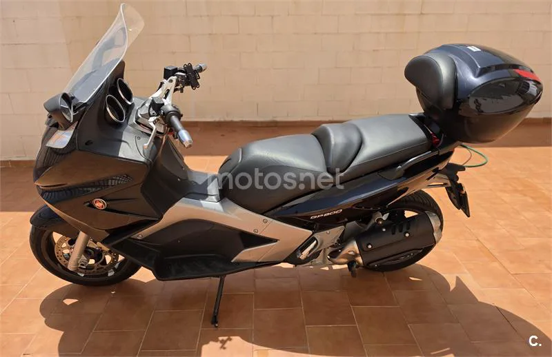 Gilera GP 800 - Vista 4