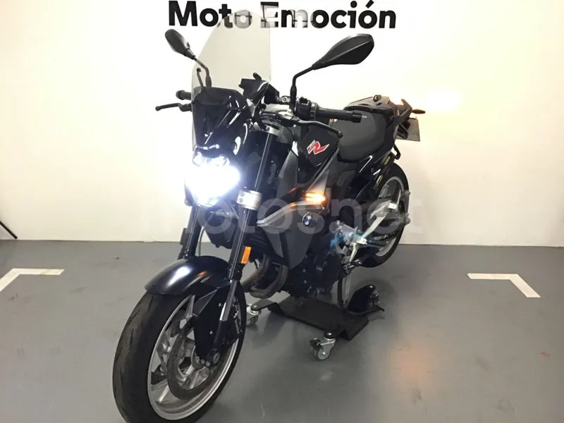 BMW F 900 R - Vista 4