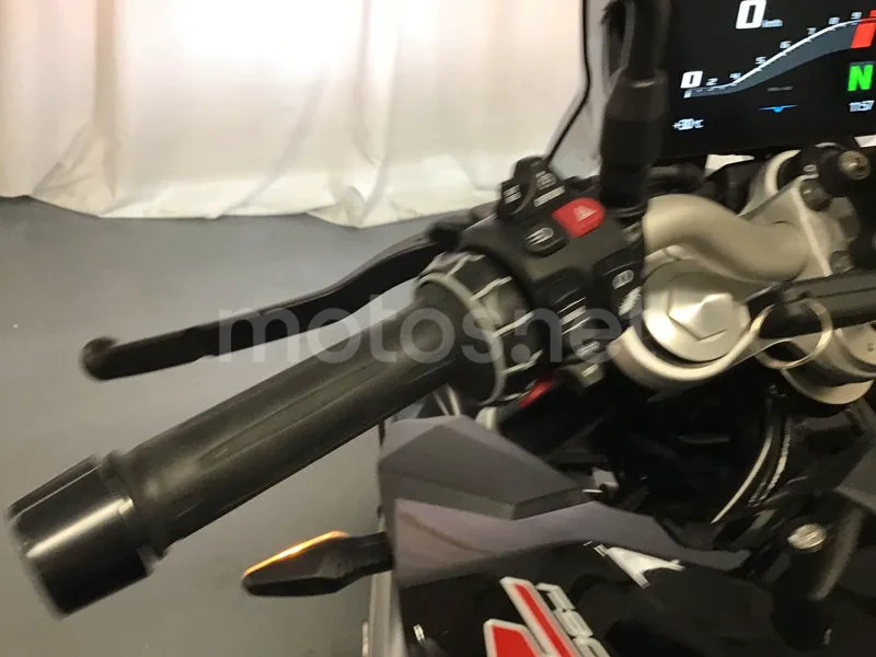 BMW F 900 R - Vista 9