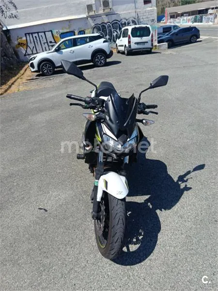 Kawasaki Z650 - Vista 3