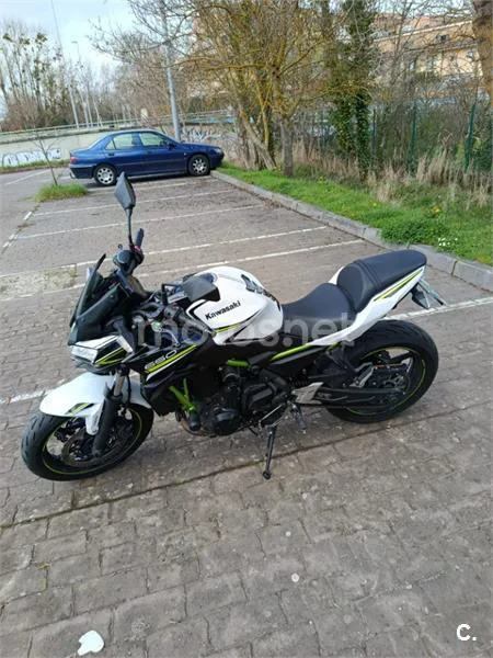Kawasaki Z650 - Vista 4