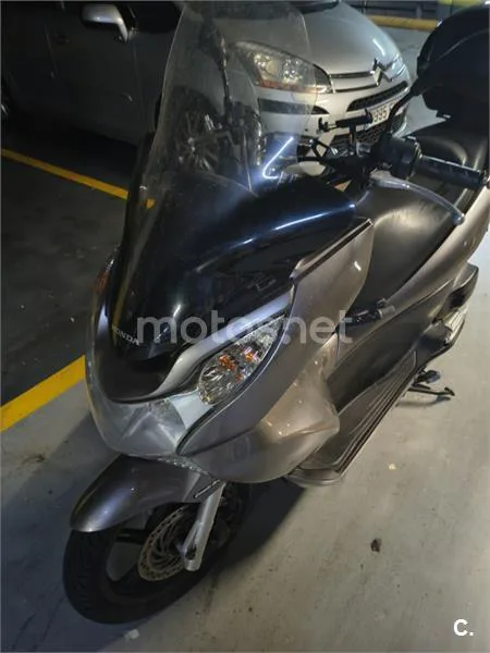 Honda PCX125 - Vista 6