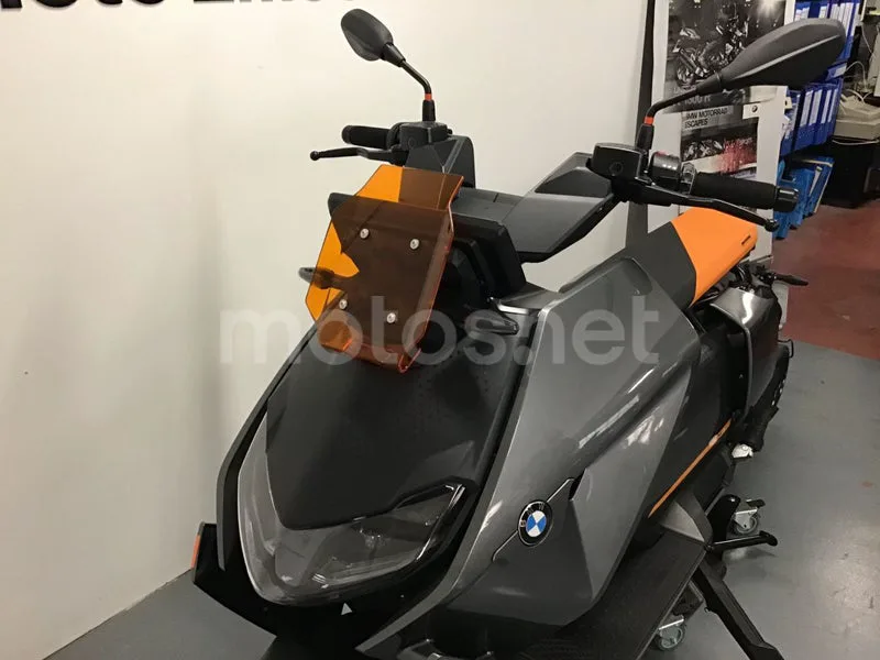 BMW CE 04 - Vista 7