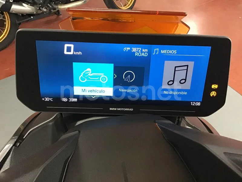 BMW CE 04 - Vista 12