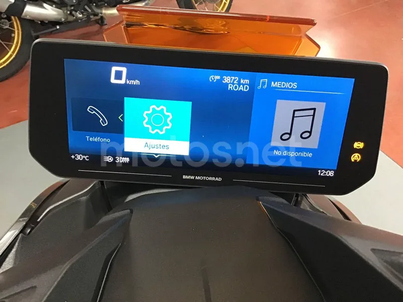 BMW CE 04 - Vista 10