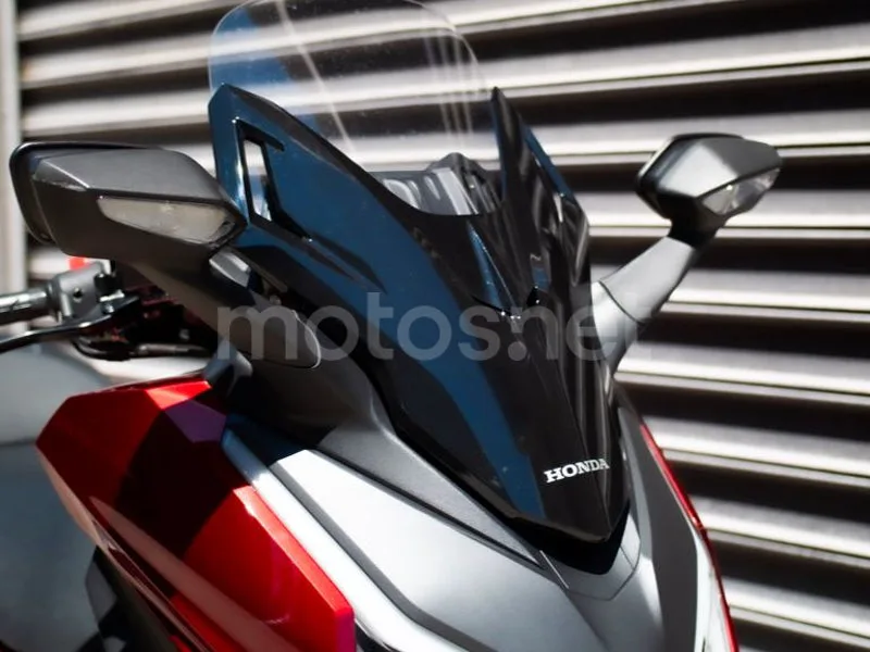 Honda Forza 350 - Vista 4