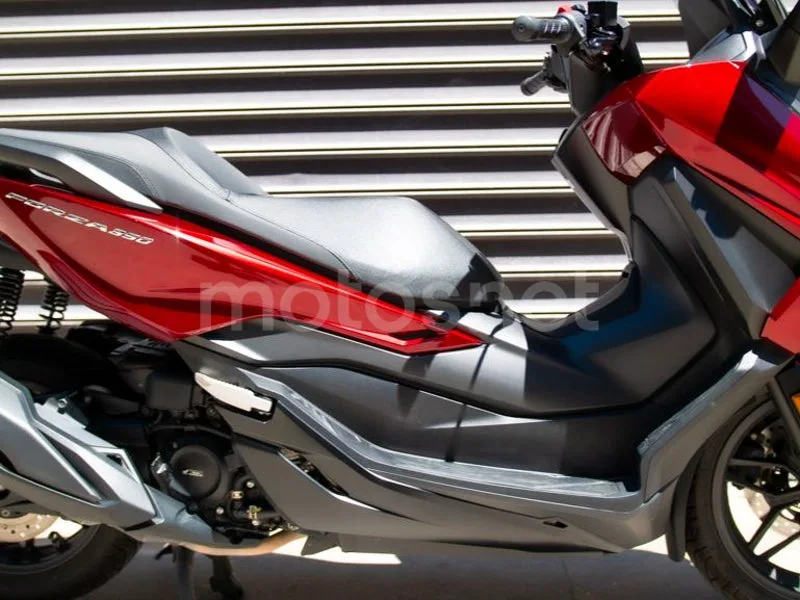 Honda Forza 350 - Vista 7