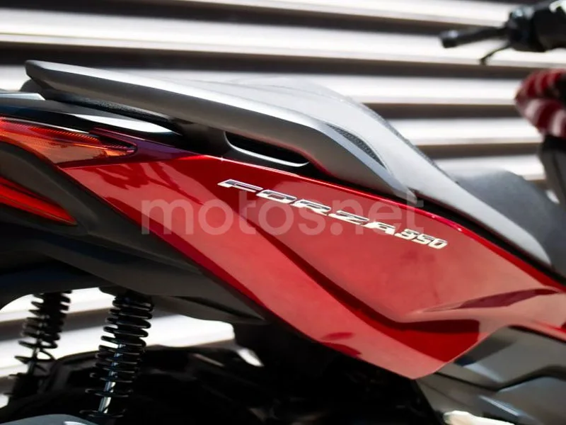 Honda Forza 350 - Vista 9