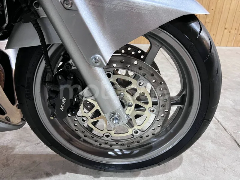 Honda VFR800F - Vista 15