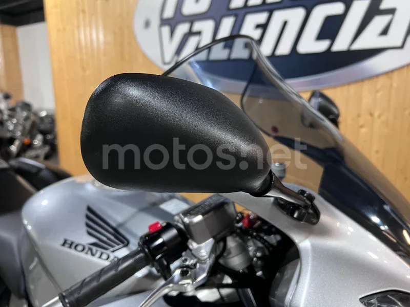Honda VFR800F - Vista 16