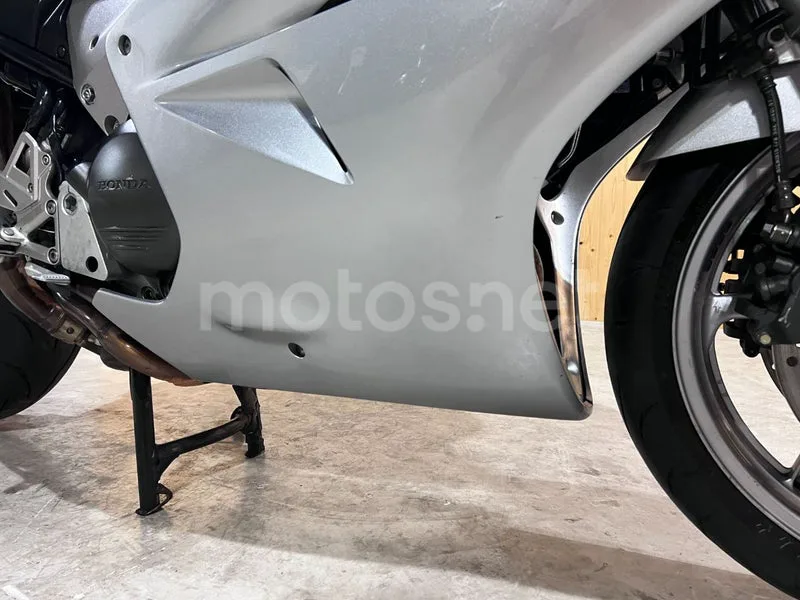 Honda VFR800F - Vista 21