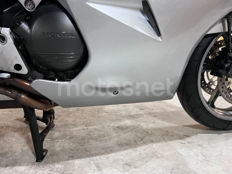 Honda VFR800F - Vista 24