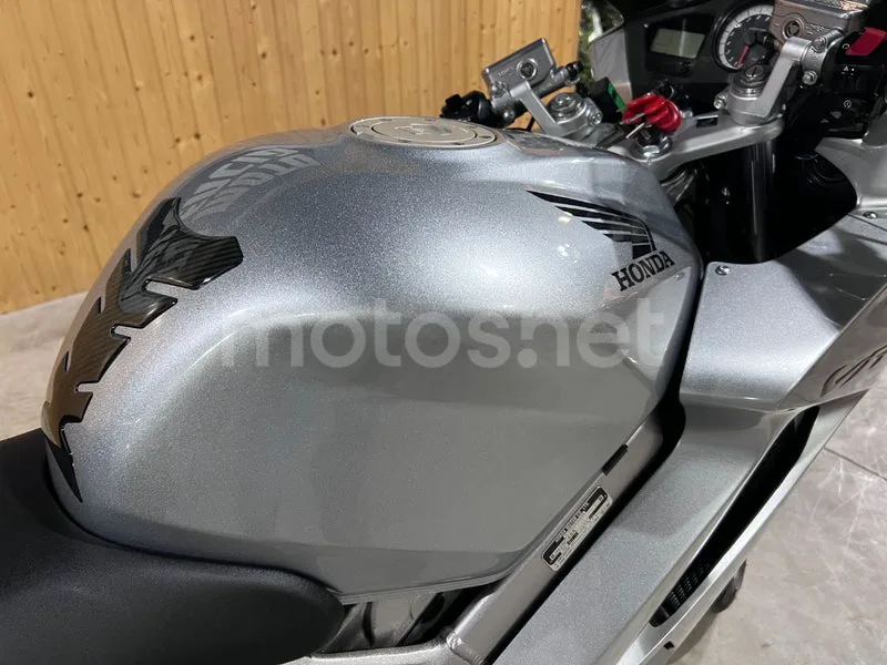Honda VFR800F - Vista 28