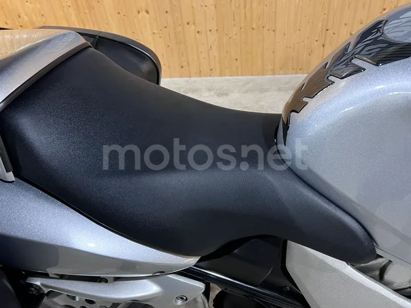 Honda VFR800F - Vista 30