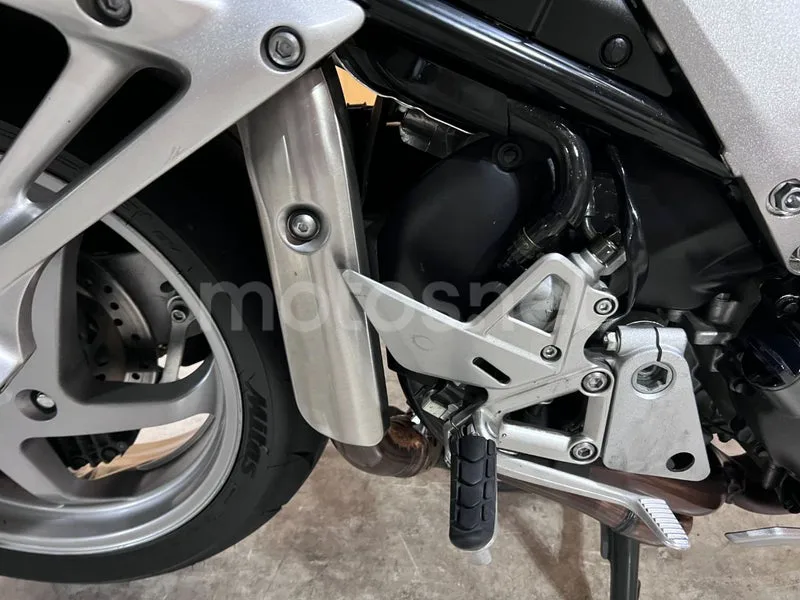 Honda VFR800F - Vista 33